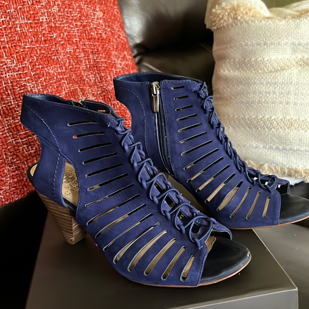 Vince Camuto  blue nubuck high heel size 8W